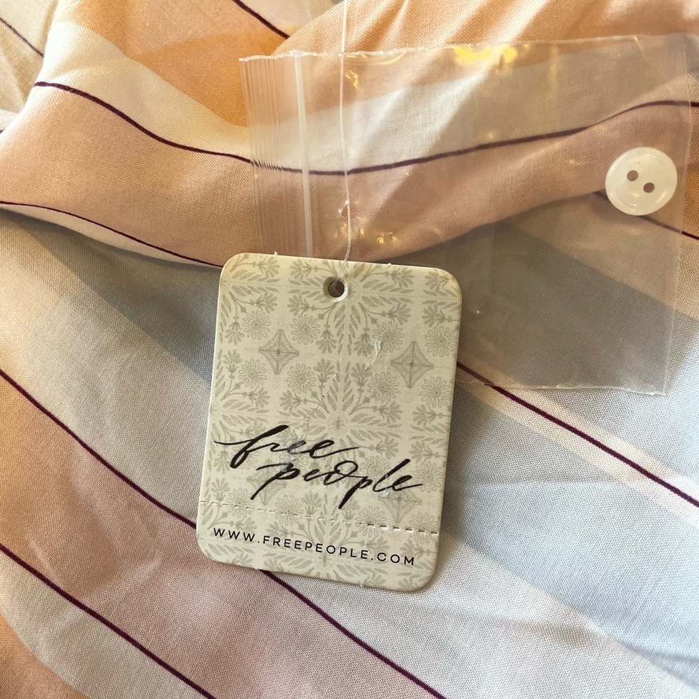 NWT Free People MacKenzie Wrap Top XS - Picture 8 of 10